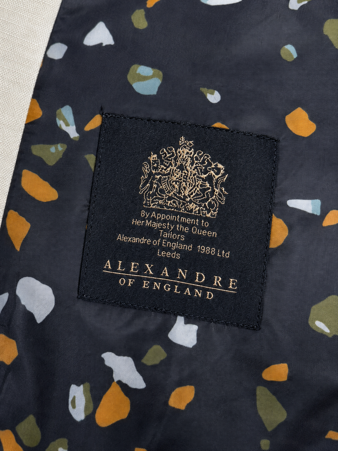 Alexandre Tailored Fit Stone Linen Jacket | Peak Lapel, Half Lined